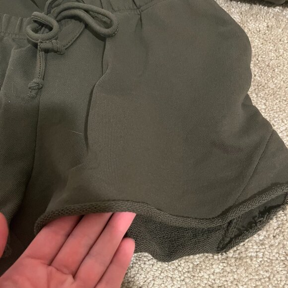 🍀 Green Set from Karlie! - Picture 4 of 5